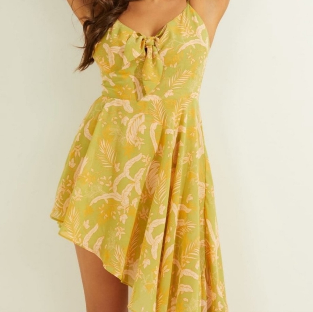 🆕️ NWT Guess romper - Picture 2 of 7